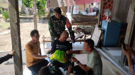 Pemberian Bantuan Berupa Alat Bantu Kepada Lansia dan Penyandang Disabilitas Desa Bungkulan